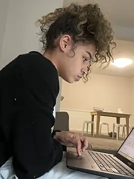 Snapshot of 1prettygem chatting on 01-15-25, 05:15 1prettygem online show from 01-15-25, 05:15