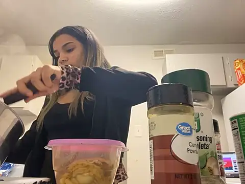 Snapshot of 1prettygem chatting on 01-28-25, 10:01 1prettygem online show from 01-28-25, 10:01