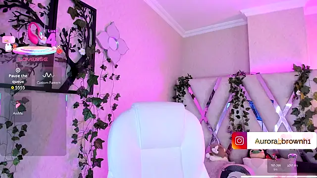 Aurora Brownn online show from 11-27-25, 04:58