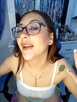 Luna SofiaXX online show from 01-17-25, 05:53