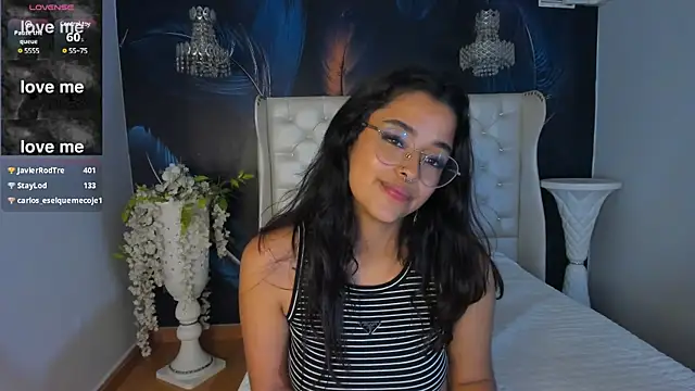 Snapshot of Ariana_Pierce chatting on 12-23-24, 09:38 Ariana Pierce online show from 12-23-24, 09:38