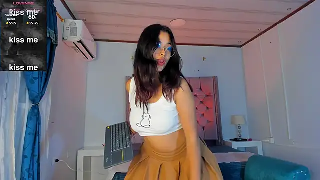 Snapshot of Ariana_Pierce chatting on 01-06-25, 04:04 Ariana Pierce online show from 01-06-25, 04:04