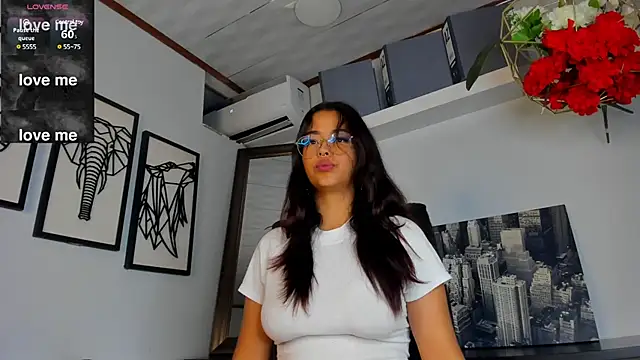 Snapshot of Ariana_Pierce chatting on 01-15-25, 04:25 Ariana Pierce online show from 01-15-25, 04:25