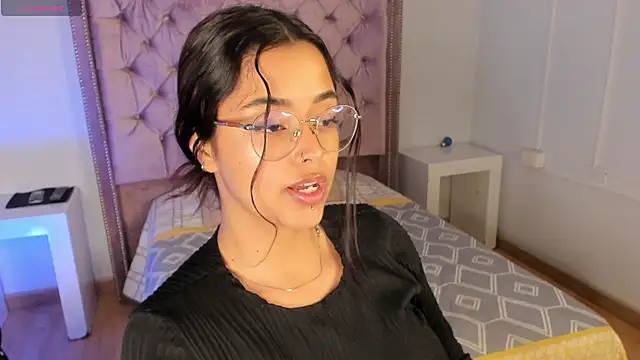 Snapshot of Ariana_Pierce chatting on 02-28-25, 05:04 Ariana Pierce online show from 02-28-25, 05:04