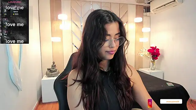 Snapshot of Ariana_Pierce chatting on 03-03-25, 05:09 Ariana Pierce online show from 03-03-25, 05:09