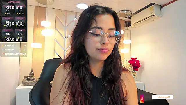 Snapshot of Ariana_Pierce chatting on 03-03-25, 08:49 Ariana Pierce online show from 03-03-25, 08:49