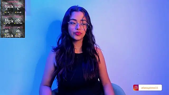 Snapshot of Ariana_Pierce chatting on 03-04-25, 05:00 Ariana Pierce online show from 03-04-25, 05:00