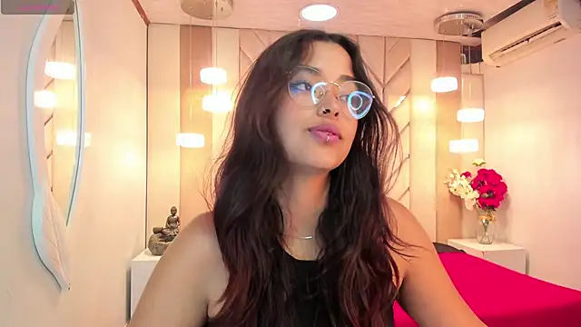Snapshot of Ariana_Pierce chatting on 03-10-25, 05:00 Ariana Pierce online show from 03-10-25, 05:00