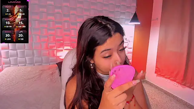 Snapshot of Ariana_Pierce chatting on 10-02-25, 12:23 Ariana Pierce online show from 10-02-25, 12:23