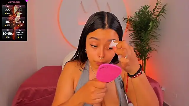 Ariana Pierce online show from 12-15-25, 12:31