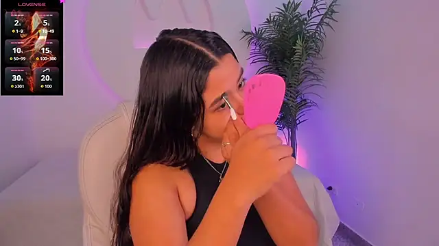 Ariana Pierce online show from 12-19-25, 12:34