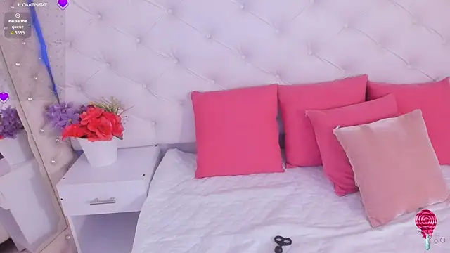 anchela-garcia1 online show from 09-13-25, 12:16