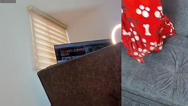 Snapshot of mia-brit chatting on 02-07-25, 07:17 mia-brit online show from 02-07-25, 07:17