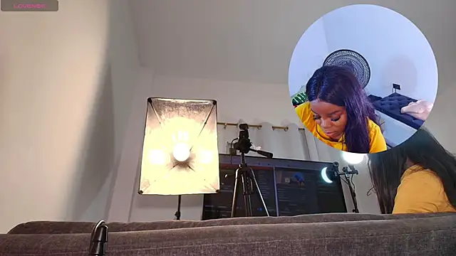 Snapshot of mia-brit chatting on 02-19-26, 09:11 mia-brit online show from 02-19-26, 09:11