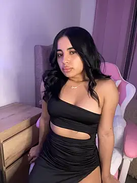 Emily-14 online show from 11-25-25, 05:18