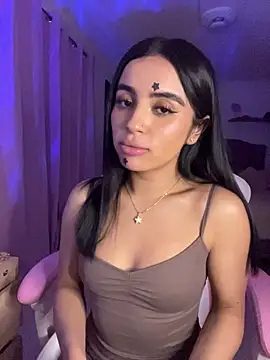 Snapshot of Emily-14 chatting on 07-16-26, 04:51 Emily-14 online show from 07-16-26, 04:51