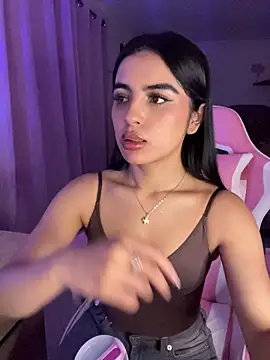 Snapshot of Emily-14 chatting on 07-18-26, 03:11 Emily-14 online show from 07-18-26, 03:11