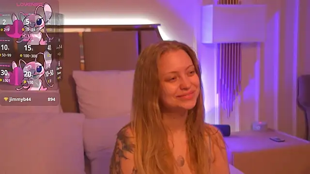 DorisHell online show from 10-31-25, 04:13