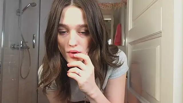 Snapshot of Mia_Mia_M chatting on 02-08-25, 05:40 Mia Mia M online show from 02-08-25, 05:40