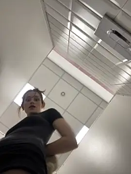 Mia Mia M online show from 03-10-26, 01:27