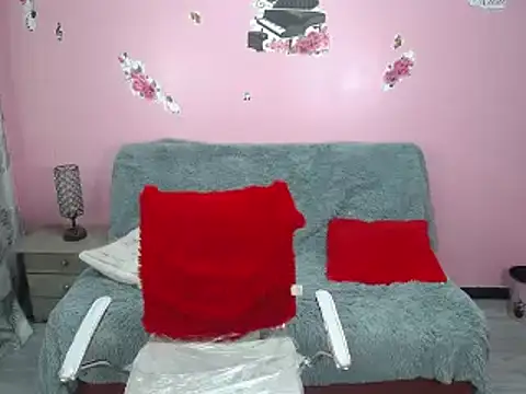 Snapshot of cloe_cooper_ chatting on 12-31-24, 06:59 cloe cooper online show from 12-31-24, 06:59