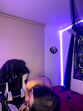 vampy dolll online show from 12-14-25, 08:41