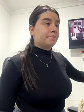 SaraBraun  online show from 10-31-25, 02:18