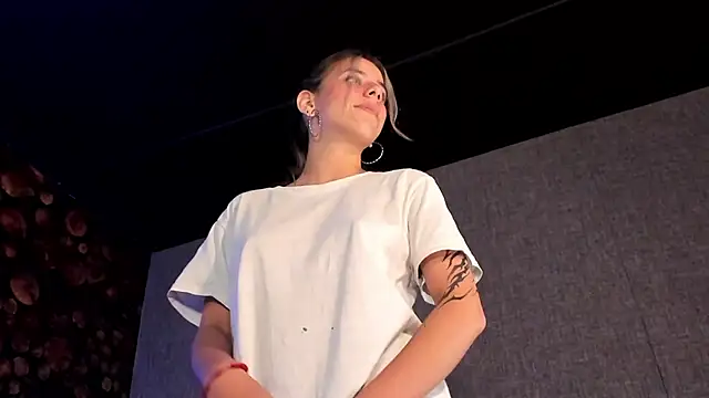 ArtemisaBlake online show from 03-11-25, 07:47