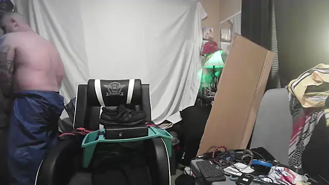 TwoFarty240 online show from 01-08-26, 06:16