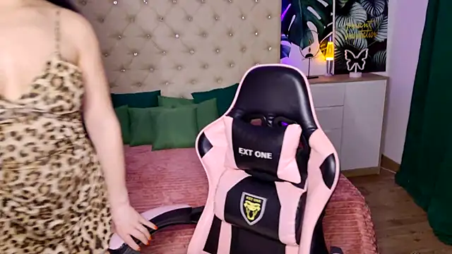 KattieSims online show from 03-06-25, 03:13