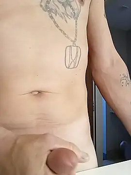 Snapshot of fun2fuck173 chatting on 10-31-25, 04:30 fun2fuck173 online show from 10-31-25, 04:30