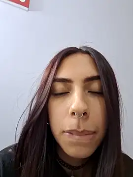 Jazmin-Cerezita online show from 12-17-25, 12:16