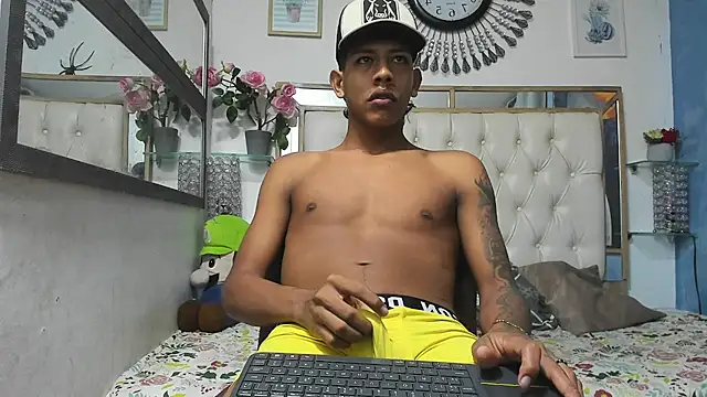 mr stiven  online show from 01-10-25, 04:33