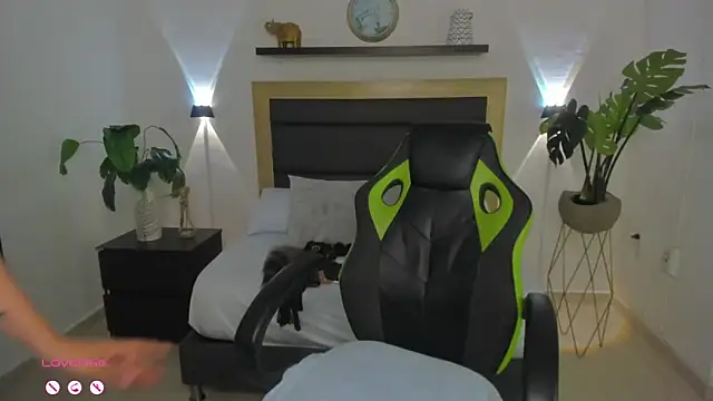 catleya 0 online show from 12-14-24, 02:45