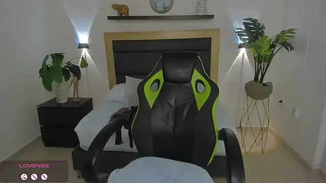 catleya 0 online show from 12-22-24, 03:11