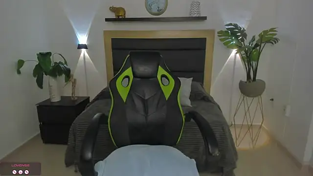 catleya 0 online show from 02-05-25, 03:23