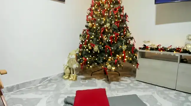 Snapshot of davinacaro chatting on 12-31-24, 01:36 davinacaro online show from 12-31-24, 01:36