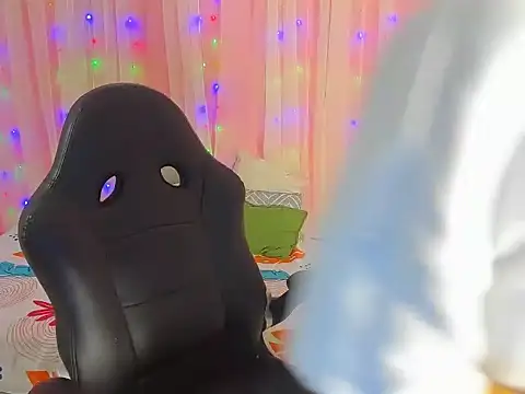 Snapshot of davinacaro chatting on 10-03-25, 05:54 davinacaro online show from 10-03-25, 05:54