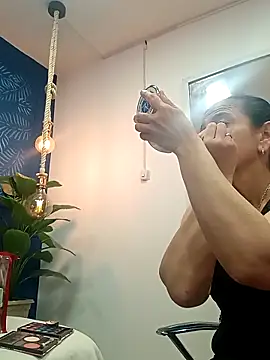 sasi luna online show from 09-18-25, 01:57