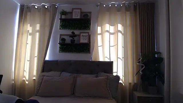 sasi luna online show from 05-18-26, 01:28