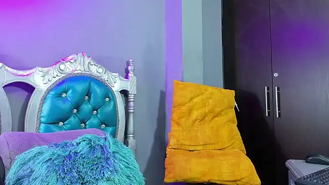 Snapshot of elizabeth_rosa21 chatting on 01-07-25, 02:20 elizabeth rosa21 online show from 01-07-25, 02:20