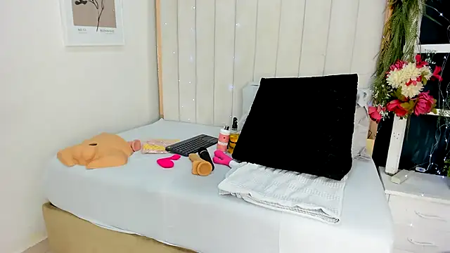 africa holmes online show from 11-19-25, 02:44