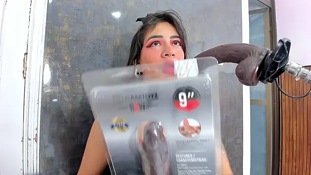 violett collins  online show from 10-28-25, 10:34