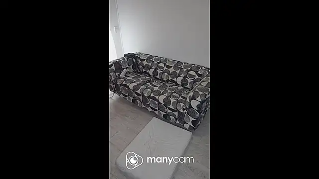 Snapshot of lunaxxxtreme chatting on 09-21-25, 02:51 lunaxxxtreme online show from 09-21-25, 02:51