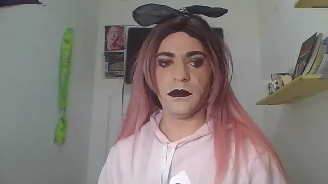 Snapshot of lunaxxxtreme chatting on 11-04-25, 12:54 lunaxxxtreme online show from 11-04-25, 12:54