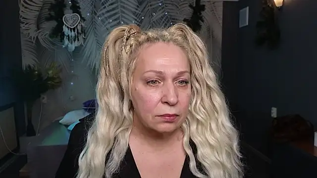 Penelope Pinky online show from 01-27-25, 05:26