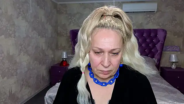 Penelope Pinky online show from 01-31-25, 01:56