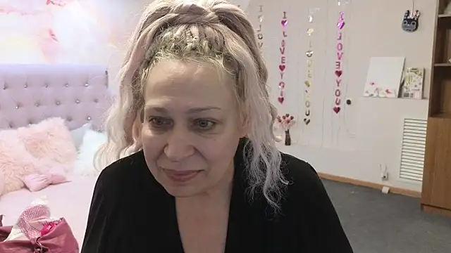 Penelope Pinky online show from 03-18-25, 04:37