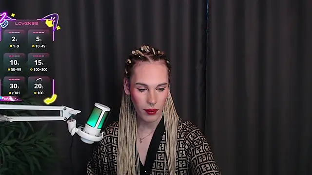 Cassie Bae online show from 12-18-25, 07:47