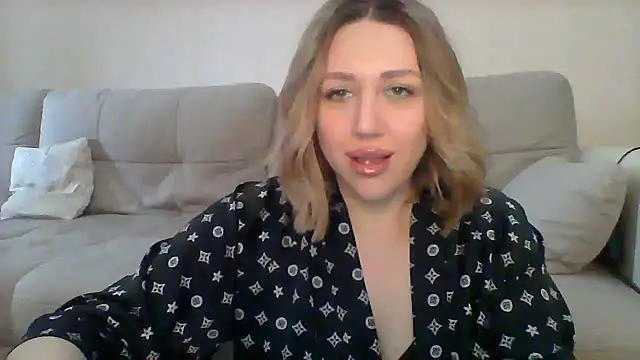 Snapshot of VickyLove047 chatting on 02-24-25, 08:49 VickyLove047 online show from 02-24-25, 08:49